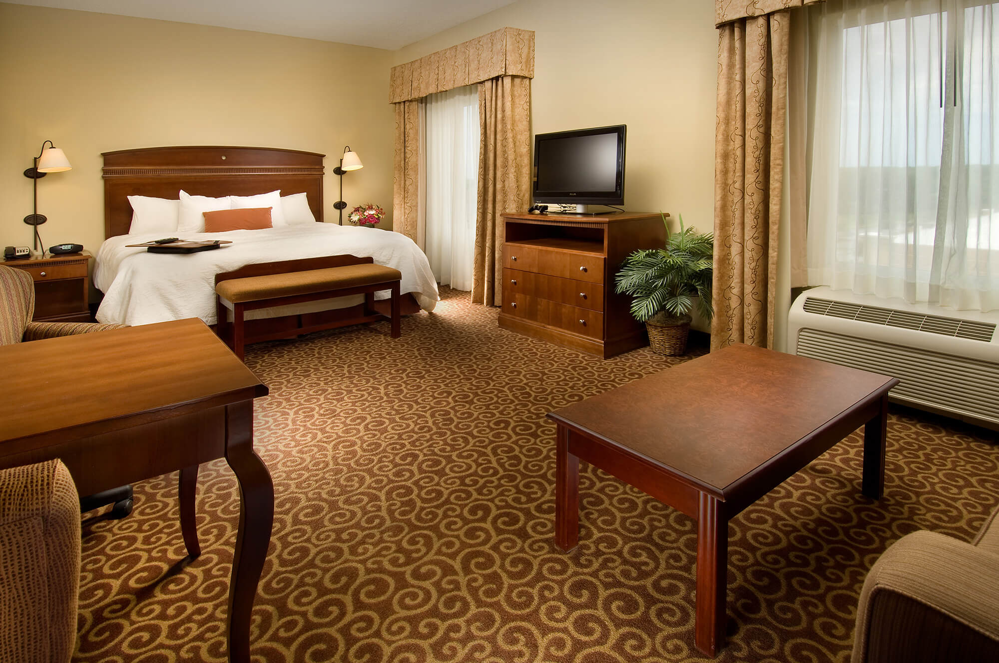 King suite at Hampton Inn & Suites Lakeland South-Polk Parkway