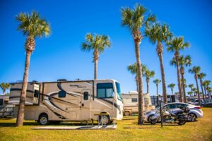 Motorhomes parked at Orlando Southwest KOA in Davenport