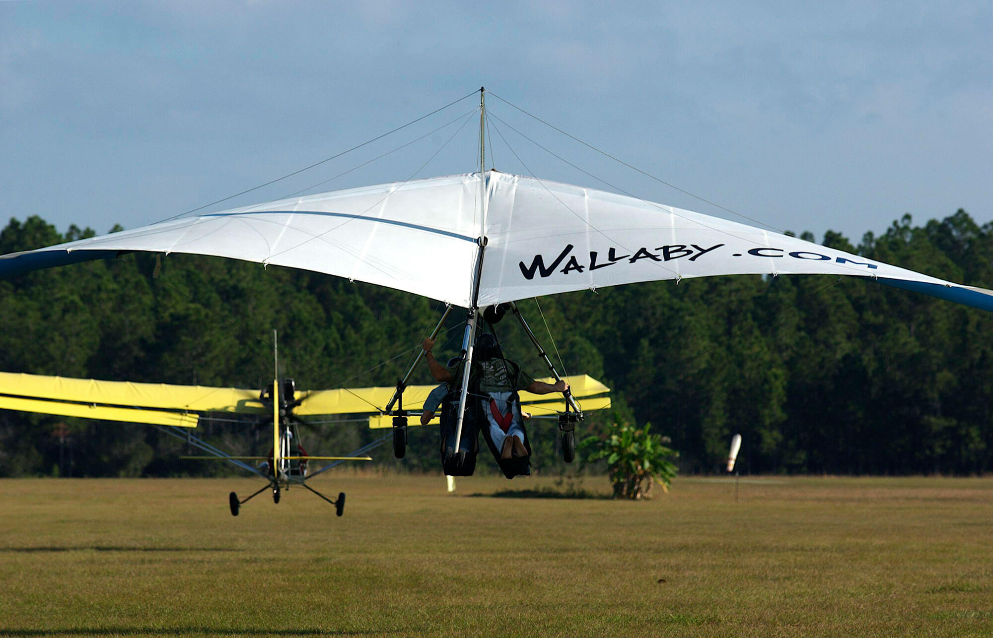 2 hang gliders at Wallaby Ranch in Davenport Florida