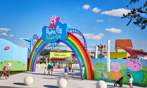 Entrance Arch at the world's first peppa pig theme park