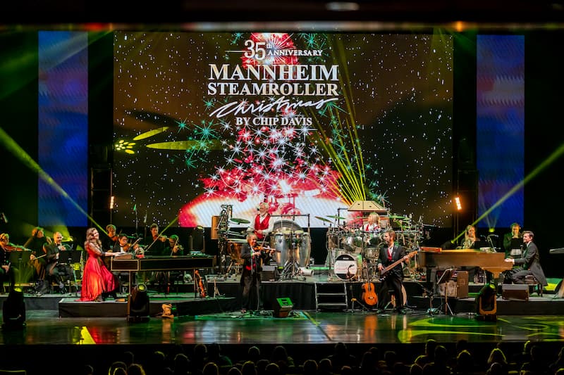 Mannheim Steamroller on stage for Christmas show