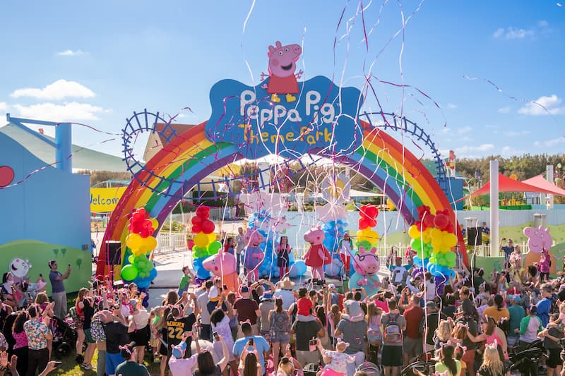 Grand Opening moment at entrance to Peppa Pig Theme Park