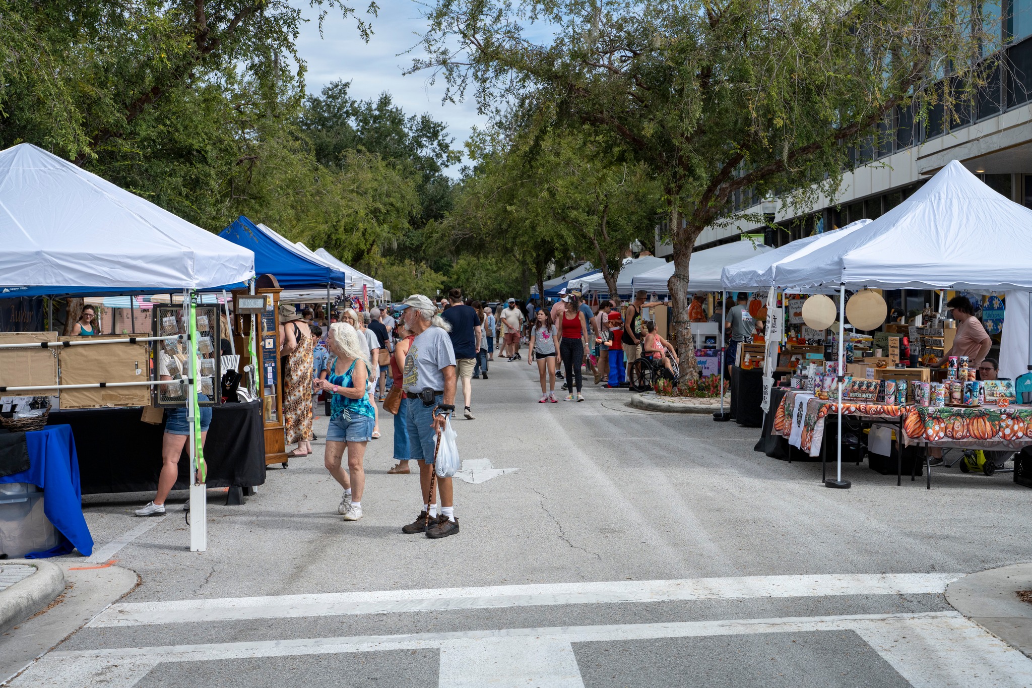 Market of vendors in the street in downtown Bartow.