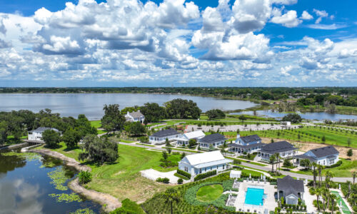 Exterior image of Adams Estate cottages on Lake Alfred