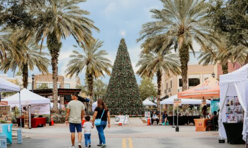 Christmas tree at Lakeside Village